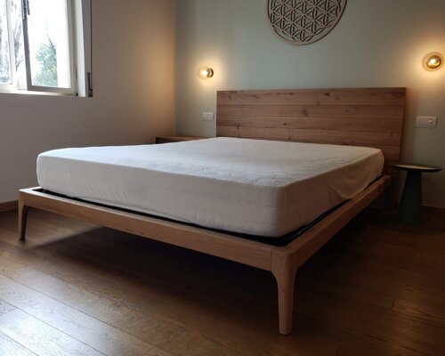 letto in legno con piedini torniti rovato Brescia Franciacorta